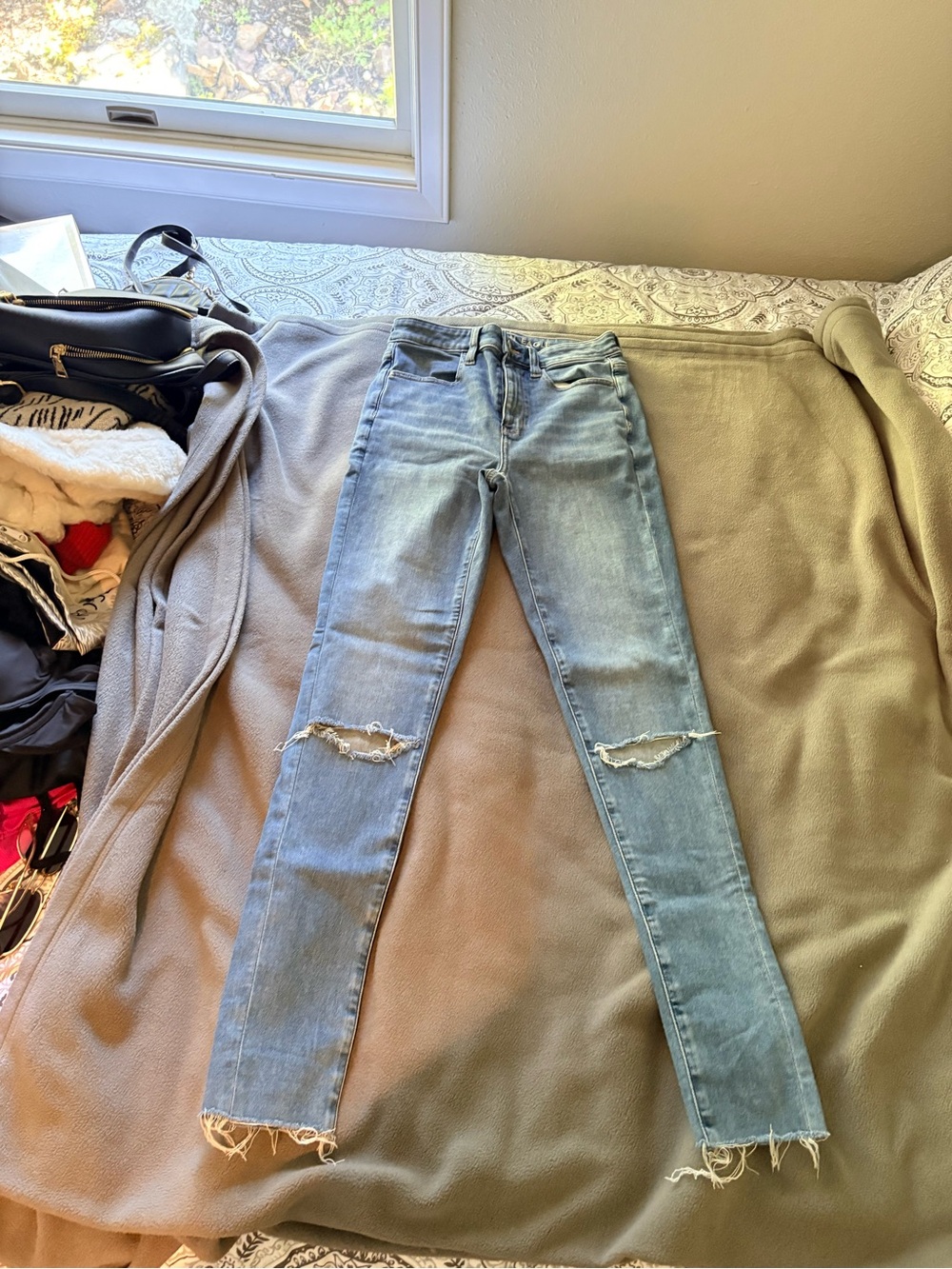 American Eagle Outfitters Light Blue Skinny Ripped Jeans